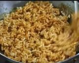 A picture of step 2 of Pumpkin seeds & puffed rice chikki.