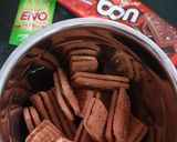 A picture of step 2 of Bourbon biscuit cake.