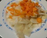 A picture of step 2 of Red Peppers Stuffed with Tortilla, Onion, and Carrot.