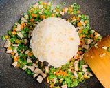 Hình bước làm 3 của món Cơm chiên
