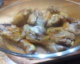 Foto del paso 1 de la receta: Pollo sazonado en ajo y cebolla con fideos dorados