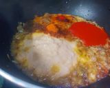A picture of step 2 of Matar Ke Chole.