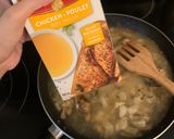 รูปขั้นตอนการทำที่ 5 ของ Chicken Fricassee 🐔