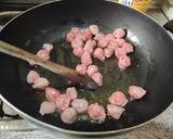 Foto del paso 2 de la receta: Espaguetis con butifarra y pimientos en 23 minutos