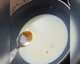 A picture of step 2 of Besan Doodh.