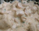 Foto del paso 3 de la receta: Pollo en Salsa Bechamel, Arroz Amarillo y Ensalada