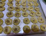 Foto langkah ke 2 dari resep Garlic cheese cookies.