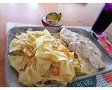 Foto del paso 5 de la receta: Pollo al pimentón con salsa de camarones y pasta🦐🍗