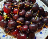 Foto del paso 1 de la receta: Licuado de cerezas y banana 🍒