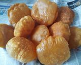 A picture of step 5 of Raj Kachori.