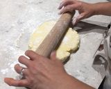A picture of step 6 of Norali’s Famous Alfajores.