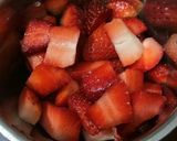 A picture of step 5 of Strawberry Basundi.