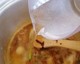 Gambar langkah 5 resipi Tom Yam Goong Udang.