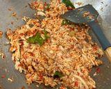 Foto langkah ke 7 dari resep Ayam suwir kecombrang.