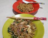 Foto langkah ke 5 dari resep Kwetiau mie goreng (fried kwetiau noodles/ cah kwetiau mie).
