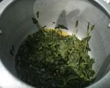 A picture of step 2 of Bathua Raita.