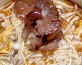 รูปขั้นตอนการทำที่ 3 ของ ไข่เจียวต้มยำเห็ด