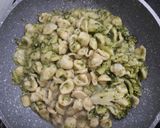 Foto del passaggio 6 della ricetta Orecchiette con Broccoletti e acciughe