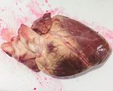 Hình bước làm 2 của món Tim bò nấu củ dền