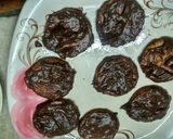 A picture of step 3 of Homemade chocolate cream biscuits.