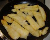 Foto del paso 10 de la receta: Canoa con dados de pescado