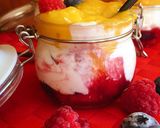Foto del paso 4 de la receta: Vasitos de frutos rojos, mascarpone y mango