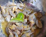 Foto langkah ke 4 dari resep Udang goreng.