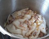 Foto del paso 2 de la receta: Calamares en salsa con patatitas