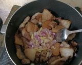 Hình bước làm 5 của món Thịt má heo kho nghệ rất ngon mà không ngấy