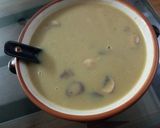 A picture of step 3 of Broccoli mushroom soup.