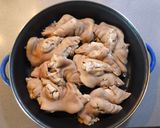 Foto del paso 3 de la receta Txerriankak - manitas de cerdo en salsa vizcaína