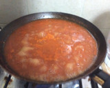 Foto del paso 5 de la receta: Tortilla de huevo en salsa roja