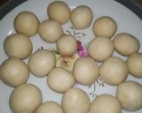 A picture of step 3 of Bread gulab jamun.