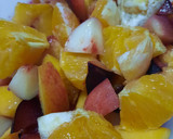 Foto del paso 2 de la receta: Postre con naranjas y fruta de estación