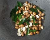 A picture of step 2 of Upma.