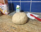 Foto del paso 2 de la receta: Fugaceta y pizzetas a mi estilo, con harina integral y un toque de crema de leche
