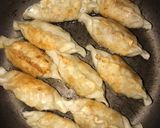 Hình bước làm 1 của món Mì xào và mandu