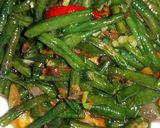 Foto langkah ke 4 dari resep Tumis kacang panjang terasi.