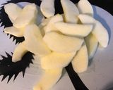 Une image de l'étape 6 de Tarte aux pommes sur lit de compote pommes et noix (pâte brisée aux deux beurres).