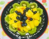 Foto del paso 2 de la receta: Ensalada de piña con kiwi y arándanos !
