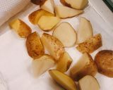 香烤馬鈴薯塊（氣炸鍋/烤箱作法）的食譜步驟2照片