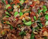 Foto langkah ke 3 dari resep Oseng kikil pete cabe ijo.