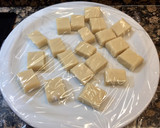 Foto del paso 2 de la receta: Bombones de mazapán, rellenos de fruta escarchada