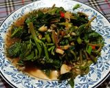รูปขั้นตอนการทำที่ 2 ของ ผักโขมผัดซอสหอยนางรม (Stir-fried Amaranth with Oyster Sauce)