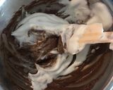 Foto langkah ke 5 dari resep Cup Cake Chiffon Kopi dari Putih Telur.