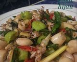 Foto langkah ke 3 dari resep Cumi asin tumis cabe ijo #BikinRamadanBerkesan.