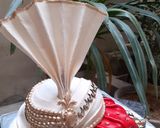 A picture of step 14 of Nikah Themed Cake.