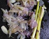 Foto langkah ke 2 dari resep Nasi Liwet Cumi Asin Magicom.