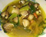 Foto langkah ke 3 dari resep Sop Kerang Kuah Kuning.