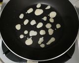 Foto langkah ke 5 dari resep Dadar gulung jagung hitam putih.